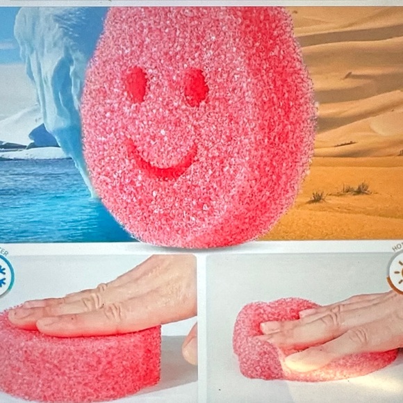 🍒5 items for $25.00 Smiley Face Cleaning Sponge Set - Pink, Yellow, Blue, Green - Picture 3 of 5